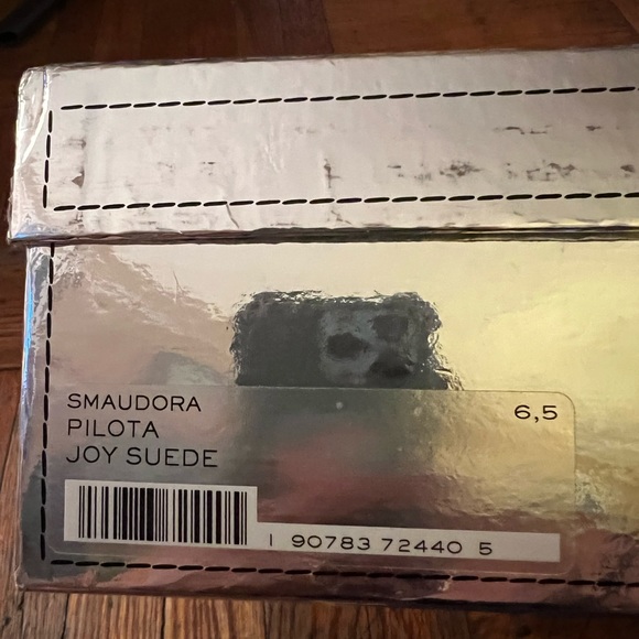 Brand New. Never used. Suede Navy Blue Sandals. Size 6.5. Beautiful! - Picture 3 of 4